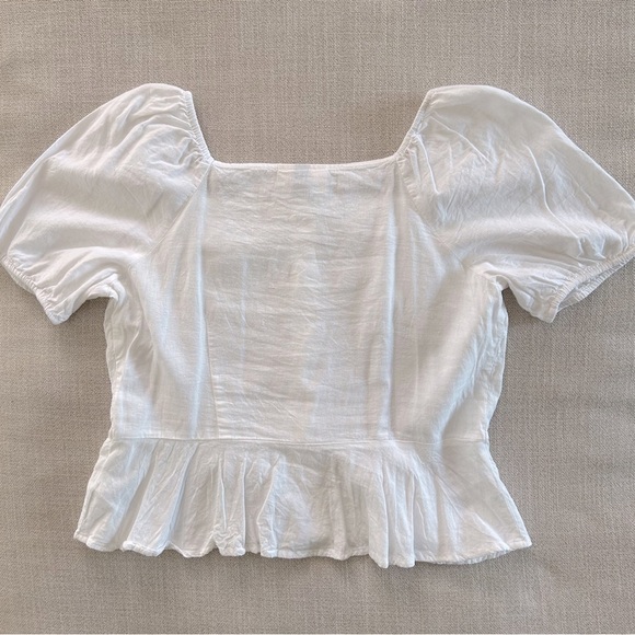 Universal Thread White Button Down Short Puffy Sleeve Top. Size Small - Picture 7 of 10